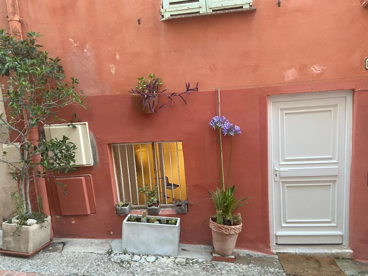 Joli Appart 29M2 En Vieille Ville Menton 2 Mins De La Mer Экстерьер фото